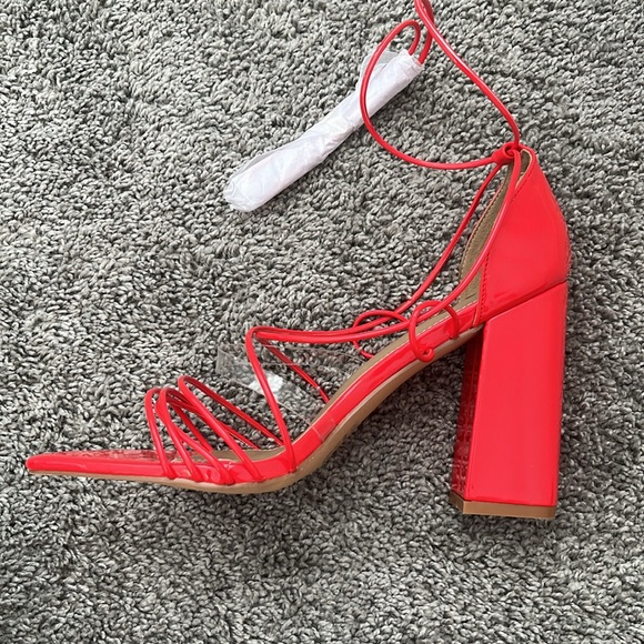 Red patent lace up heels - Picture 6 of 11